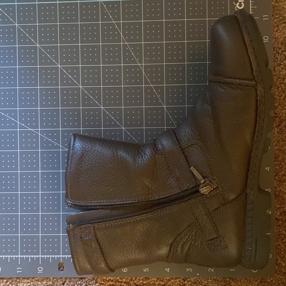 Big Kid’s Ugg Boots, deep brown leather K Rockville 1971 chocolate size 6 zipper - Picture 15 of 15